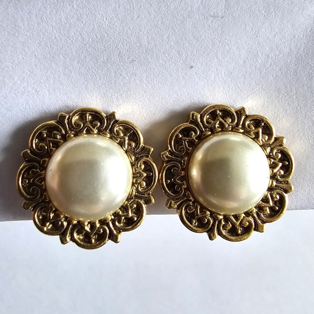 Vintage earrings white faux pearl gold tone clipon clip back on